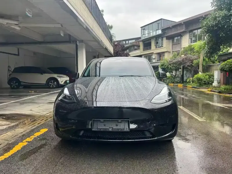 Tesla Model Y, 2022