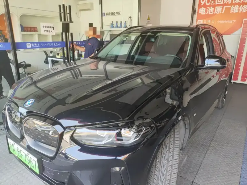 BMW iX3, 2022