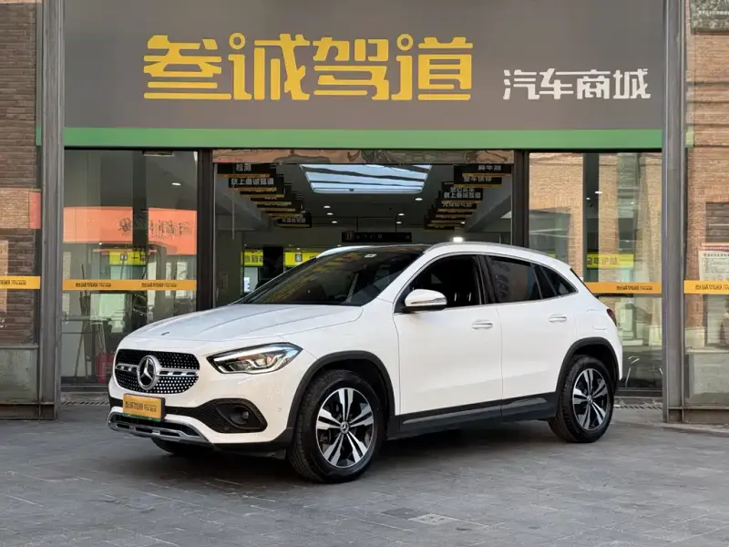Mercedes-Benz GLA, 2023 — фото 1