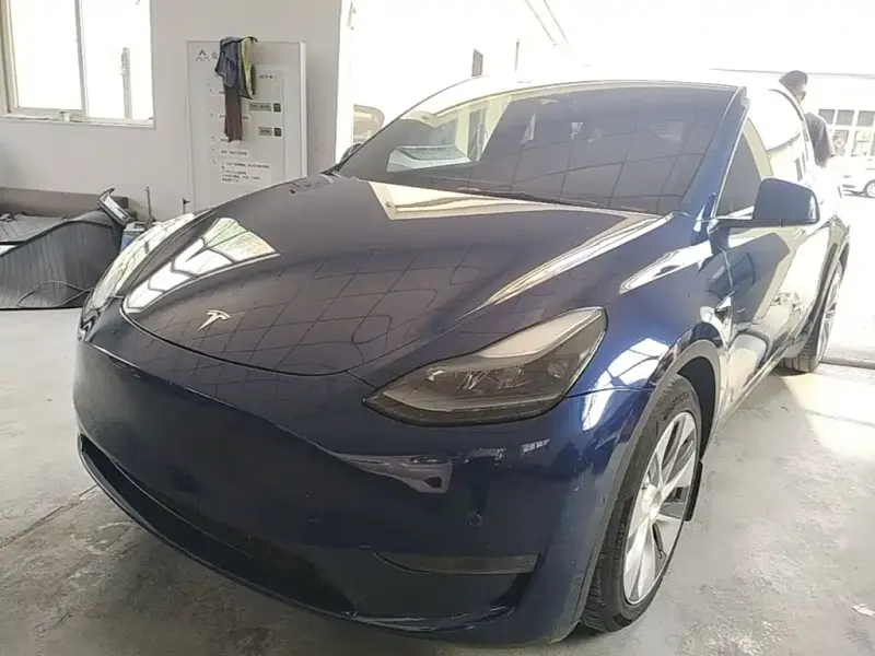 Tesla Model Y, 2022
