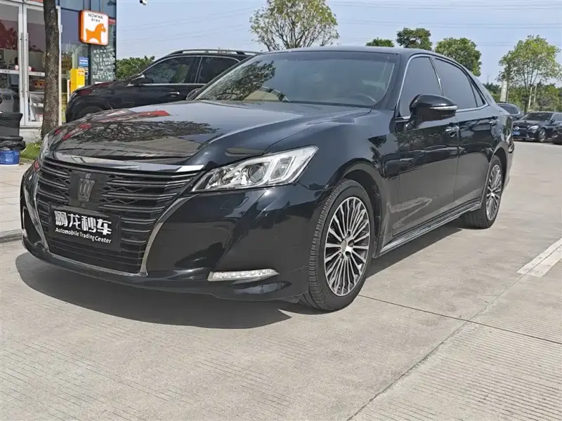 Toyota Crown, 2018