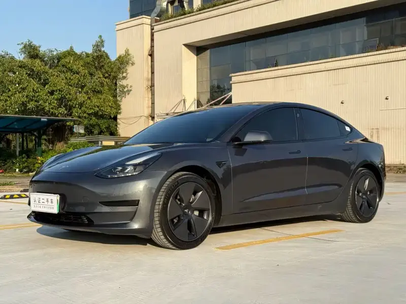 Tesla Model 3, 2022