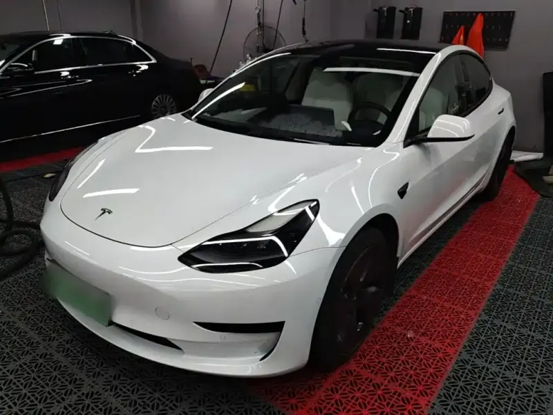 Tesla Model 3, 2022