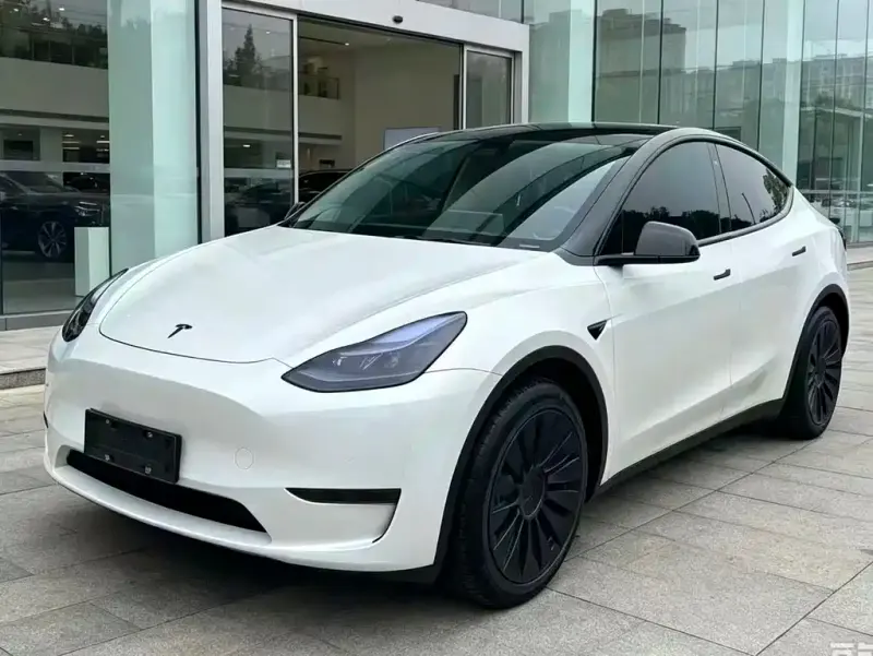 Tesla Model Y, 2023