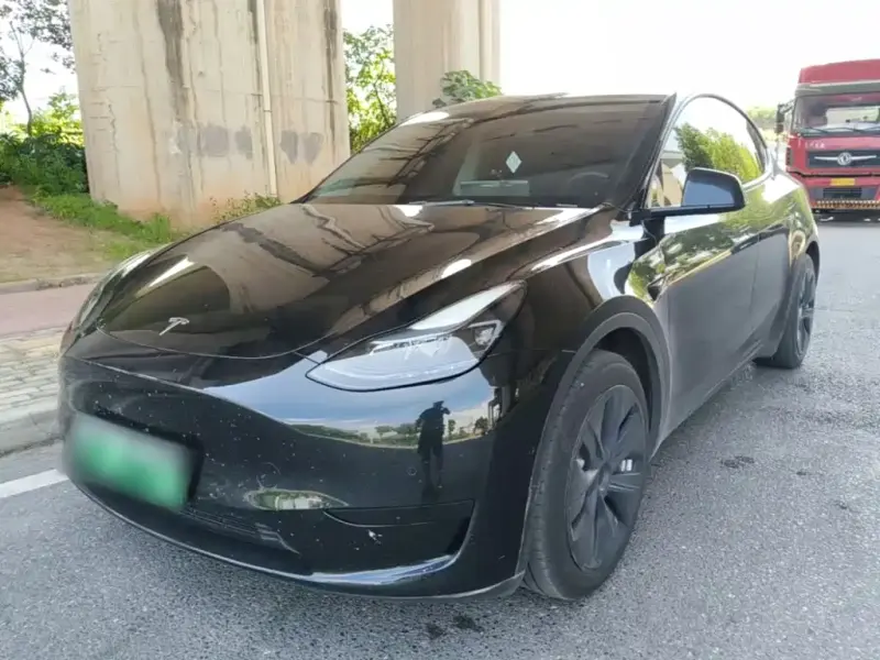 Tesla Model Y, 2022