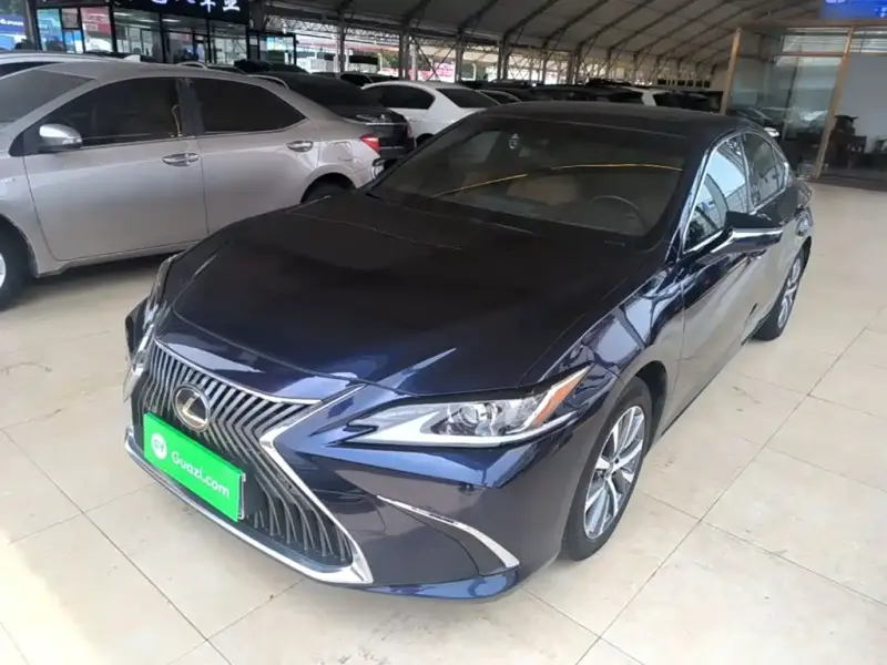 Lexus ES, 2021
