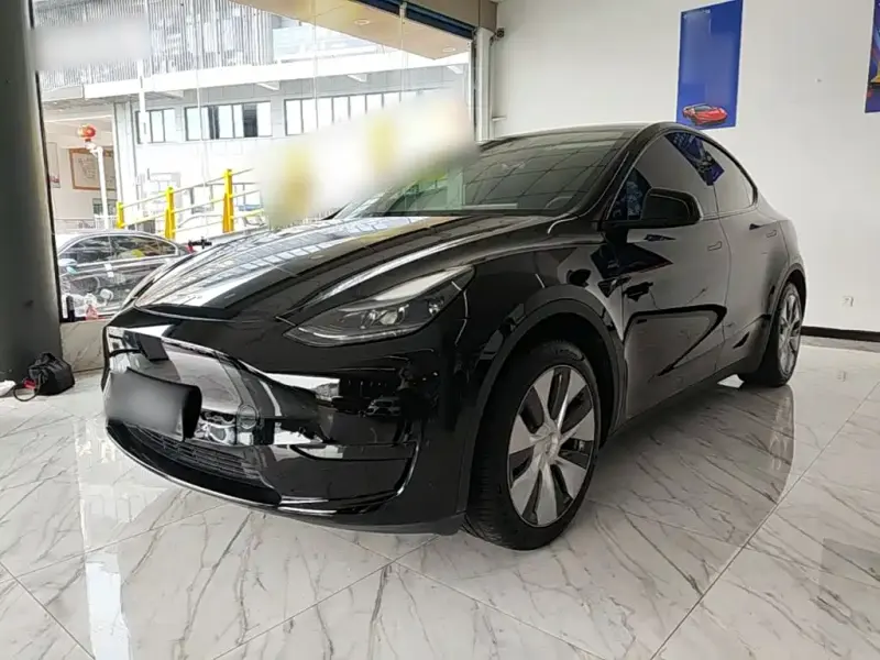 Tesla Model Y, 2023