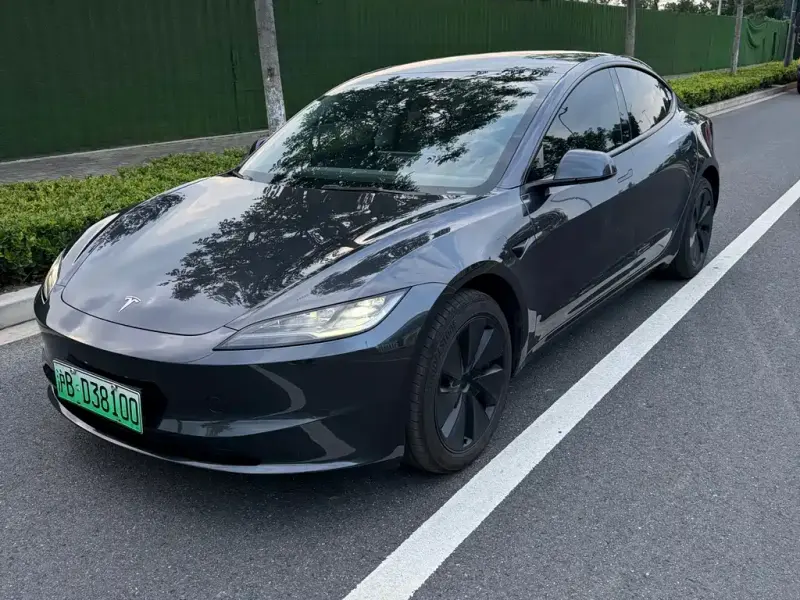 Tesla Model 3, 2025
