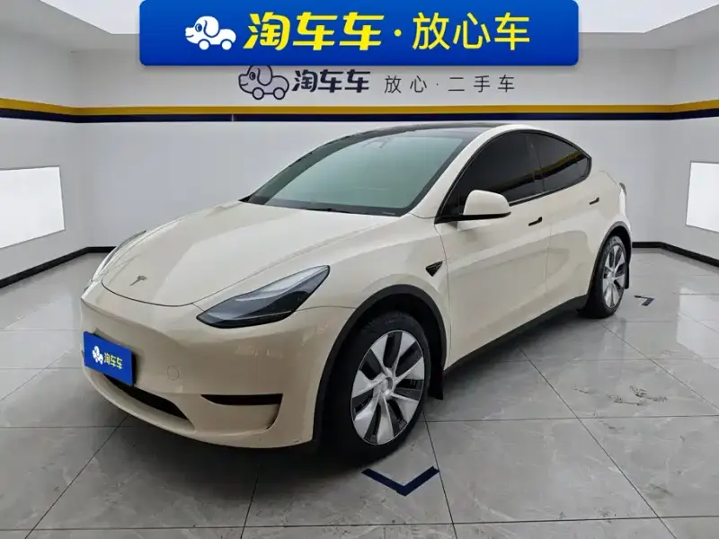 Tesla Model Y, 2023