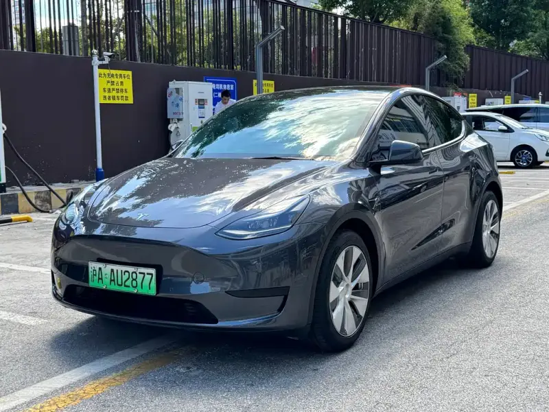 Tesla Model Y, 2022