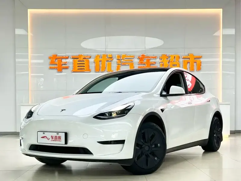 Tesla Model Y, 2023