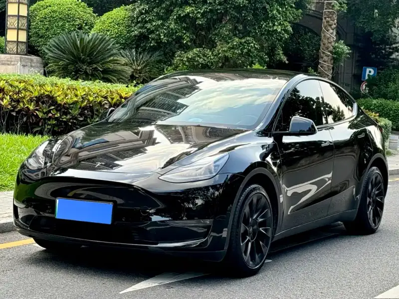 Tesla Model Y, 2023