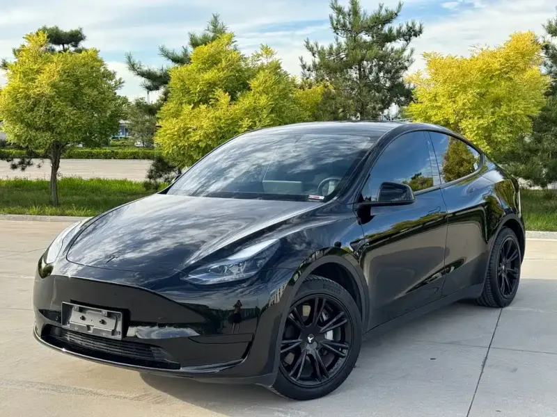 Tesla Model Y, 2023