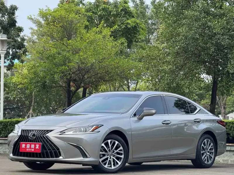 Lexus ES, 2023