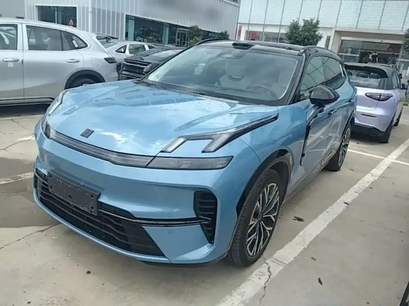 Lynk & Co 08 EM-P, 2025