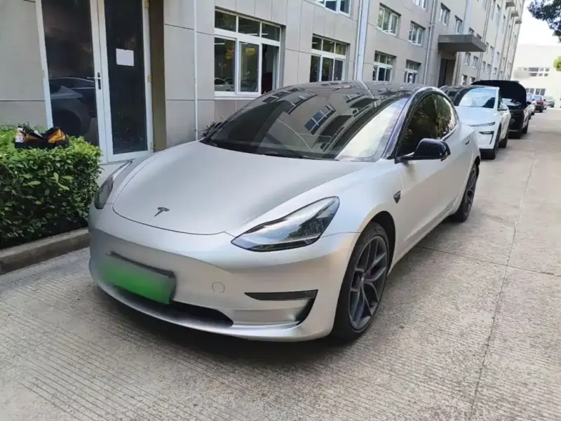 Tesla Model 3, 2022