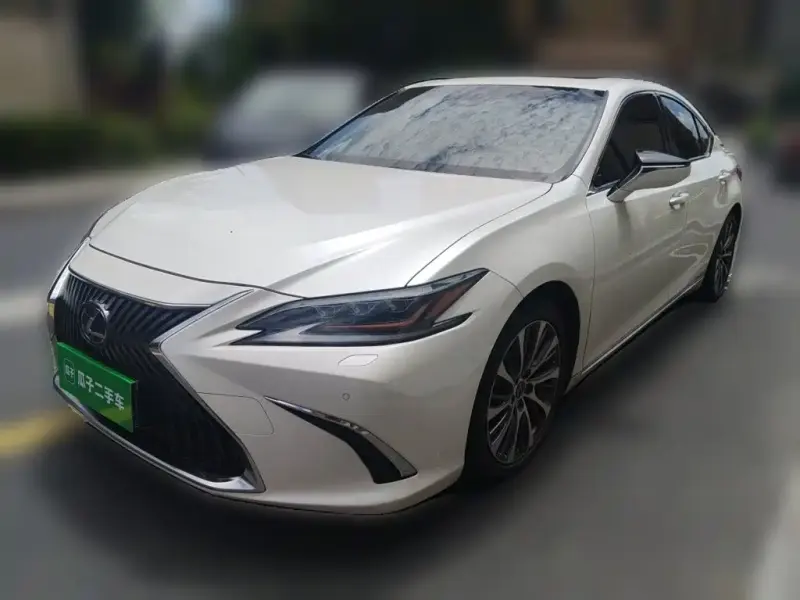 Lexus ES, 2019