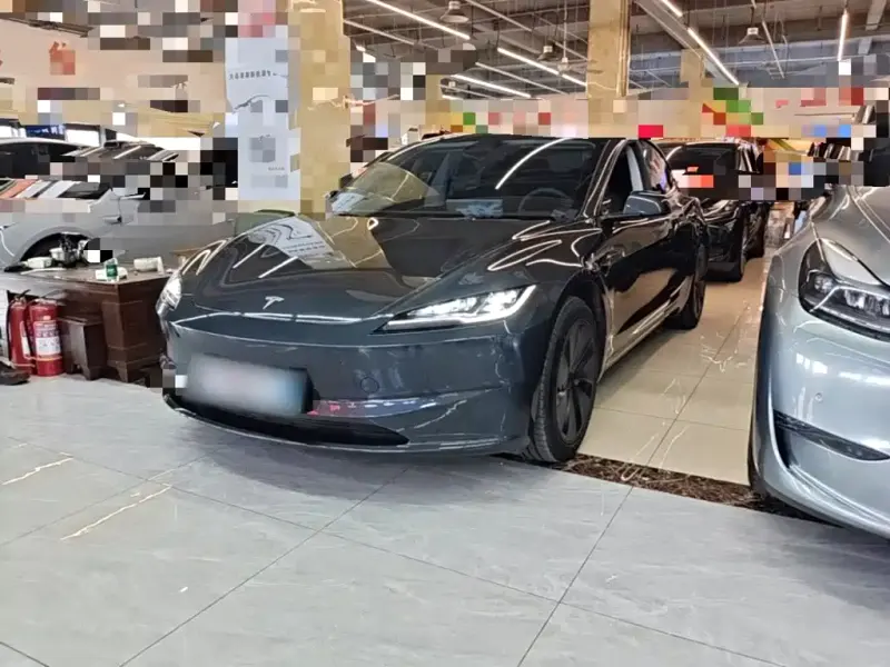 Tesla Model 3, 2025