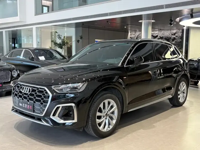 Audi Q5L, 2022