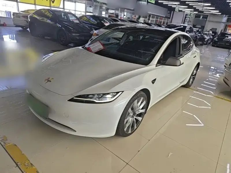 Tesla Model 3, 2025