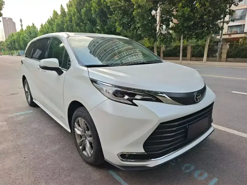 Toyota Sienna, 2025