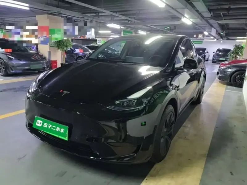 Tesla Model Y, 2024