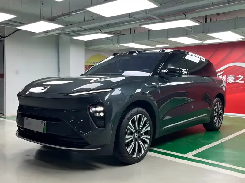 NIO ES8, 2025