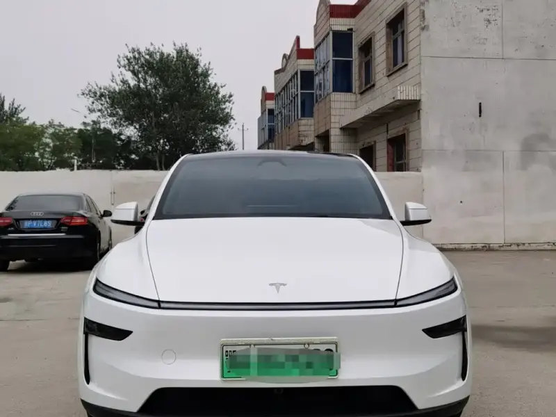 Tesla Model Y, 2025
