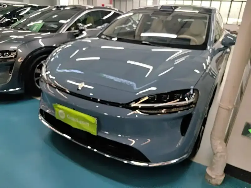 Luxeed Zhijie R7, 2025