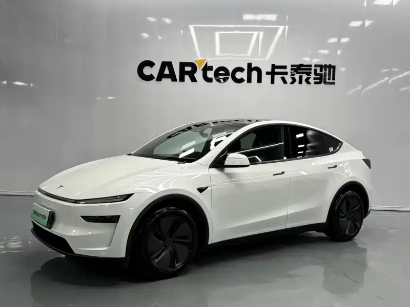Tesla Model Y, 2025