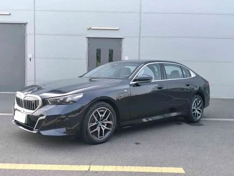 BMW i5, 2025