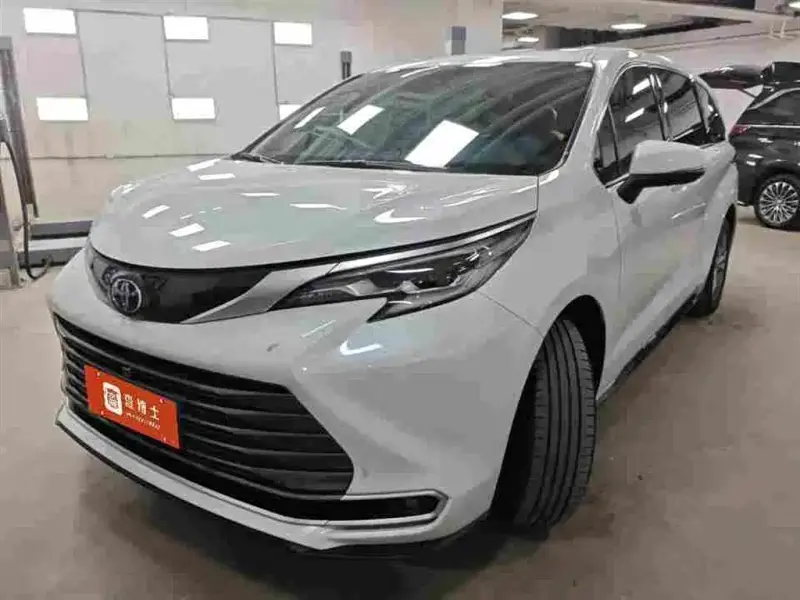 Toyota Sienna, 2025
