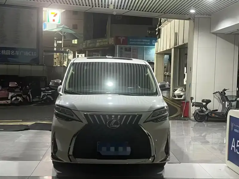 Toyota Alphard, 2018