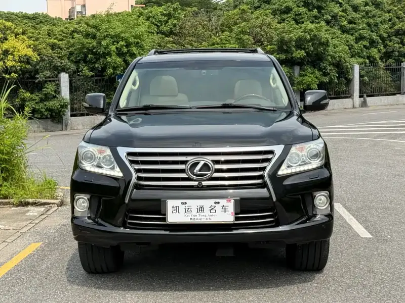 Lexus LX, 2013