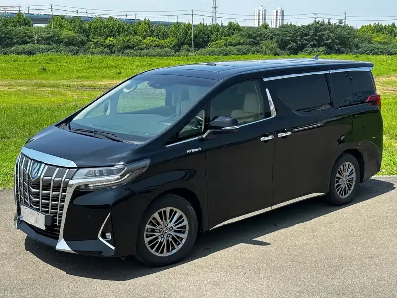 Toyota Alphard, 2023