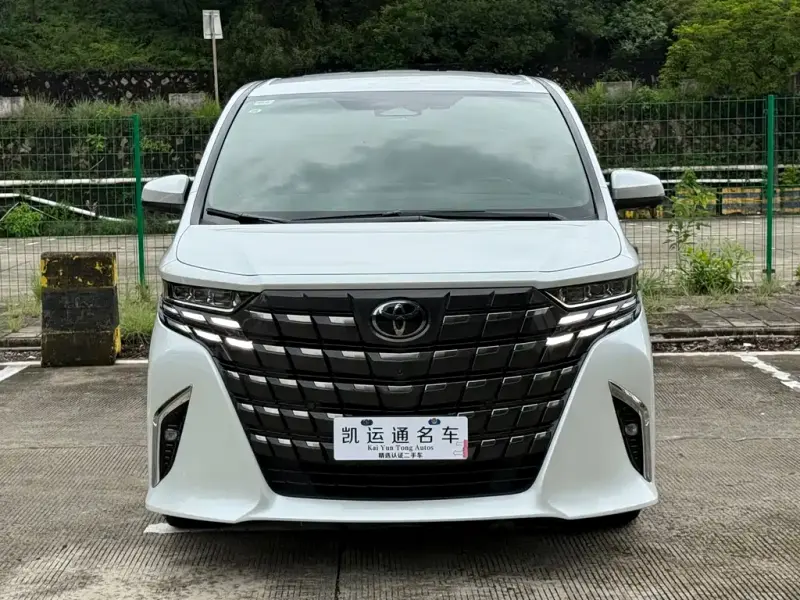 Toyota Alphard, 2026