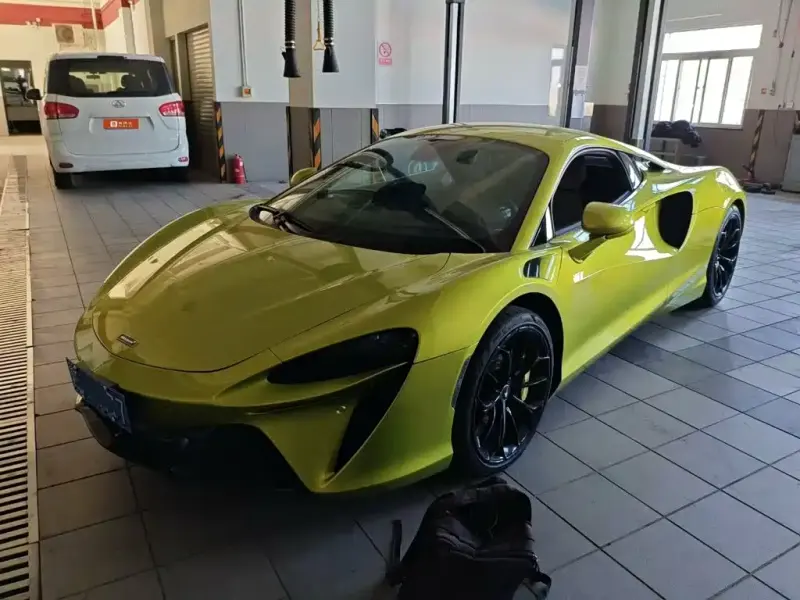 McLaren Artura, 2025