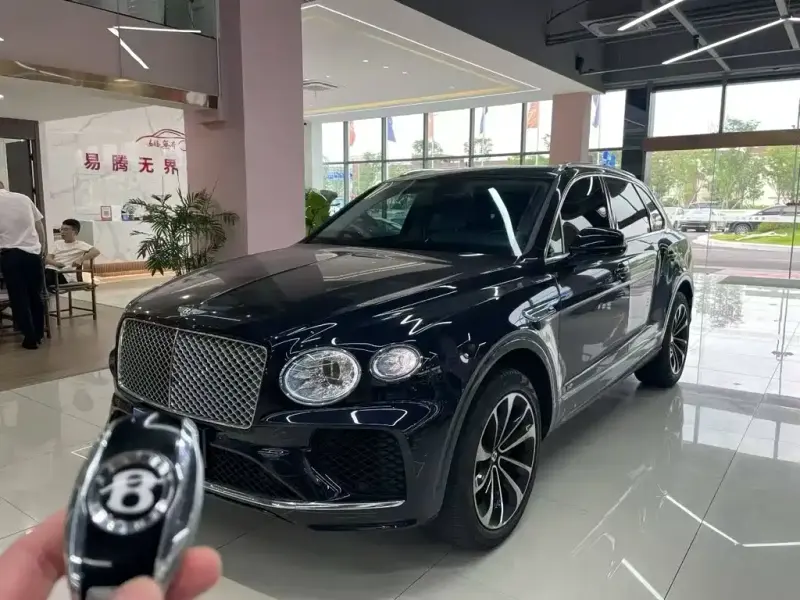 Bentley Bentayga, 2021 — фото 1
