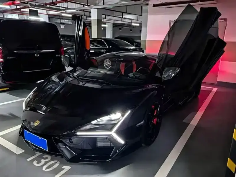 Lamborghini Revuelto, 2025