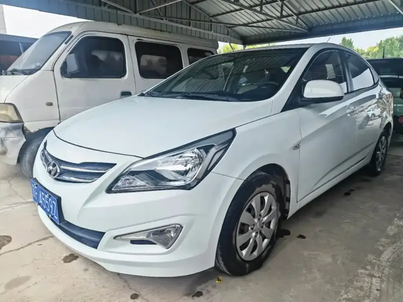 Hyundai Verna, 2015