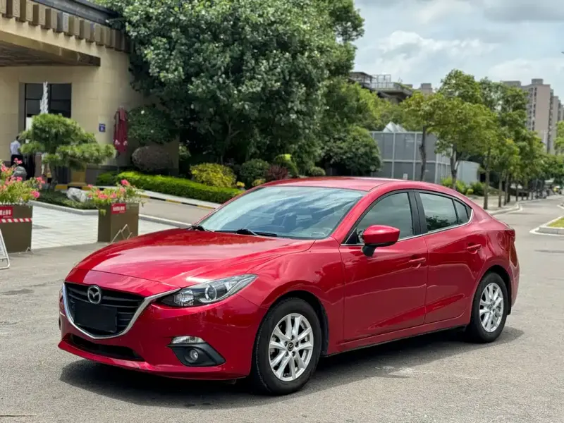 Mazda 3 Axela, 2015