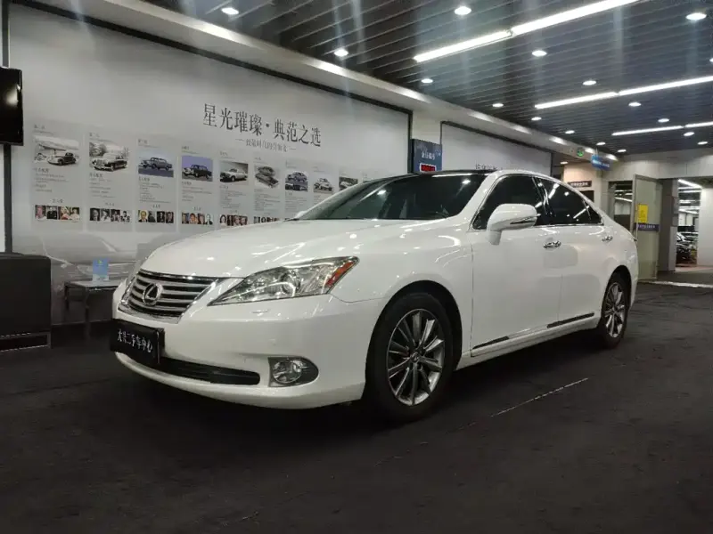 Lexus ES, 2010