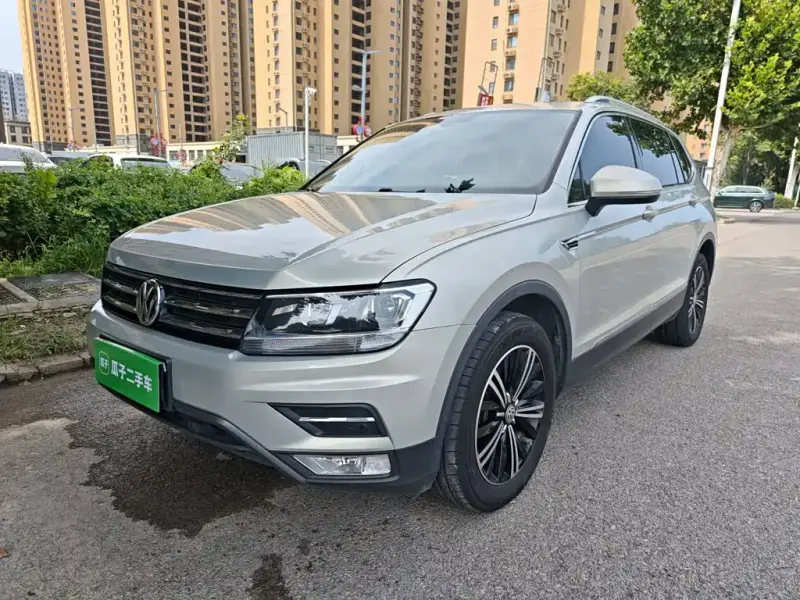Volkswagen Tiguan L, 2019 — фото 1
