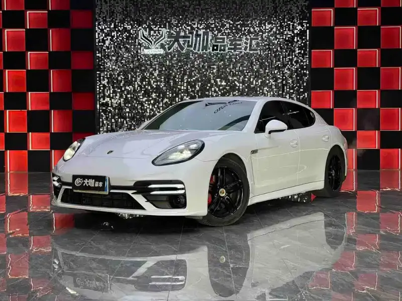 Porsche Panamera, 2010