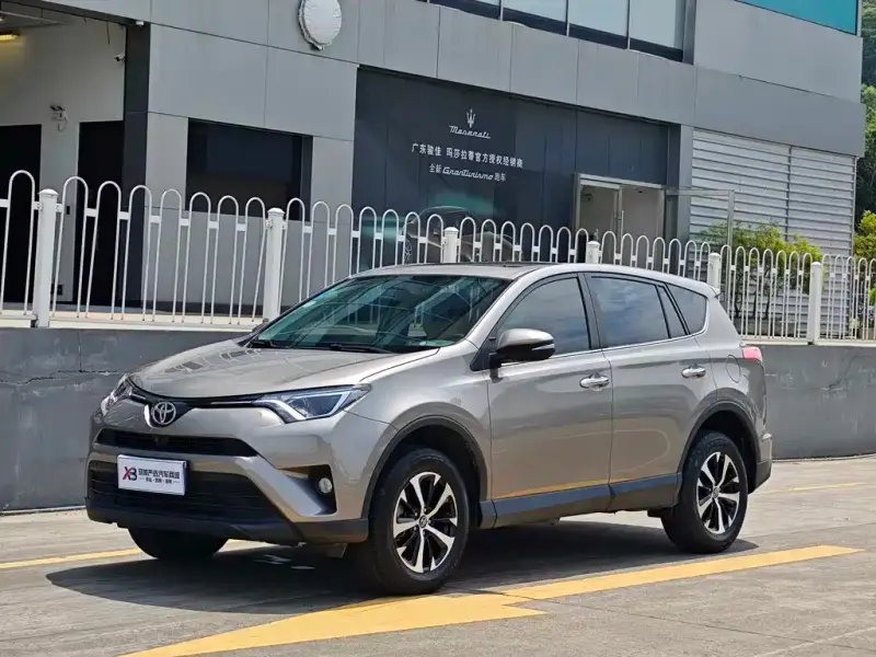Toyota RAV4, 2017 — фото 1