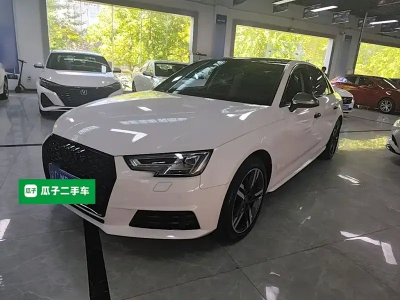 Audi A4L, 2017