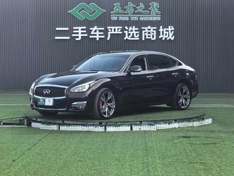Infiniti Q70, 2016