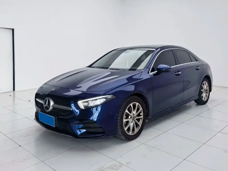 Mercedes-Benz A-Class, 2020 — фото 1