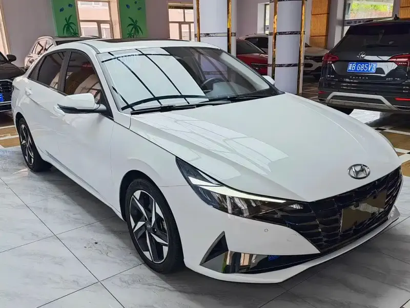 Hyundai Elantra, 2022