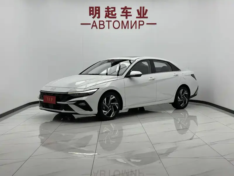 Hyundai Elantra, 2024